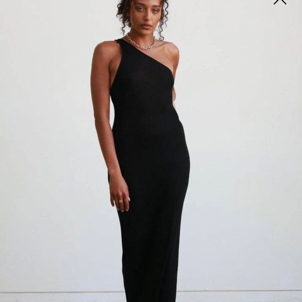 437 Naomi Dress in black BRAND NEW - Size Medium